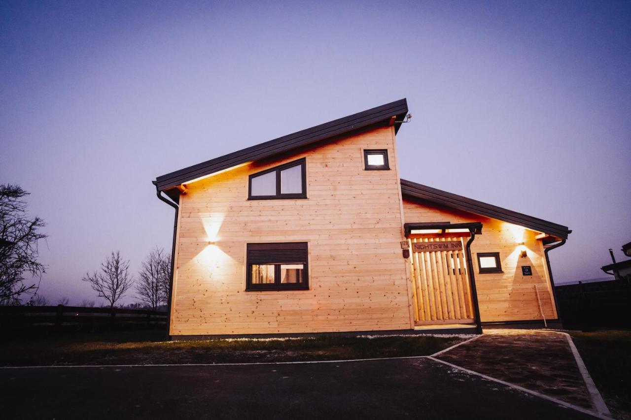 Holiday Home Nightswim Inn Vrbovec Exterior foto